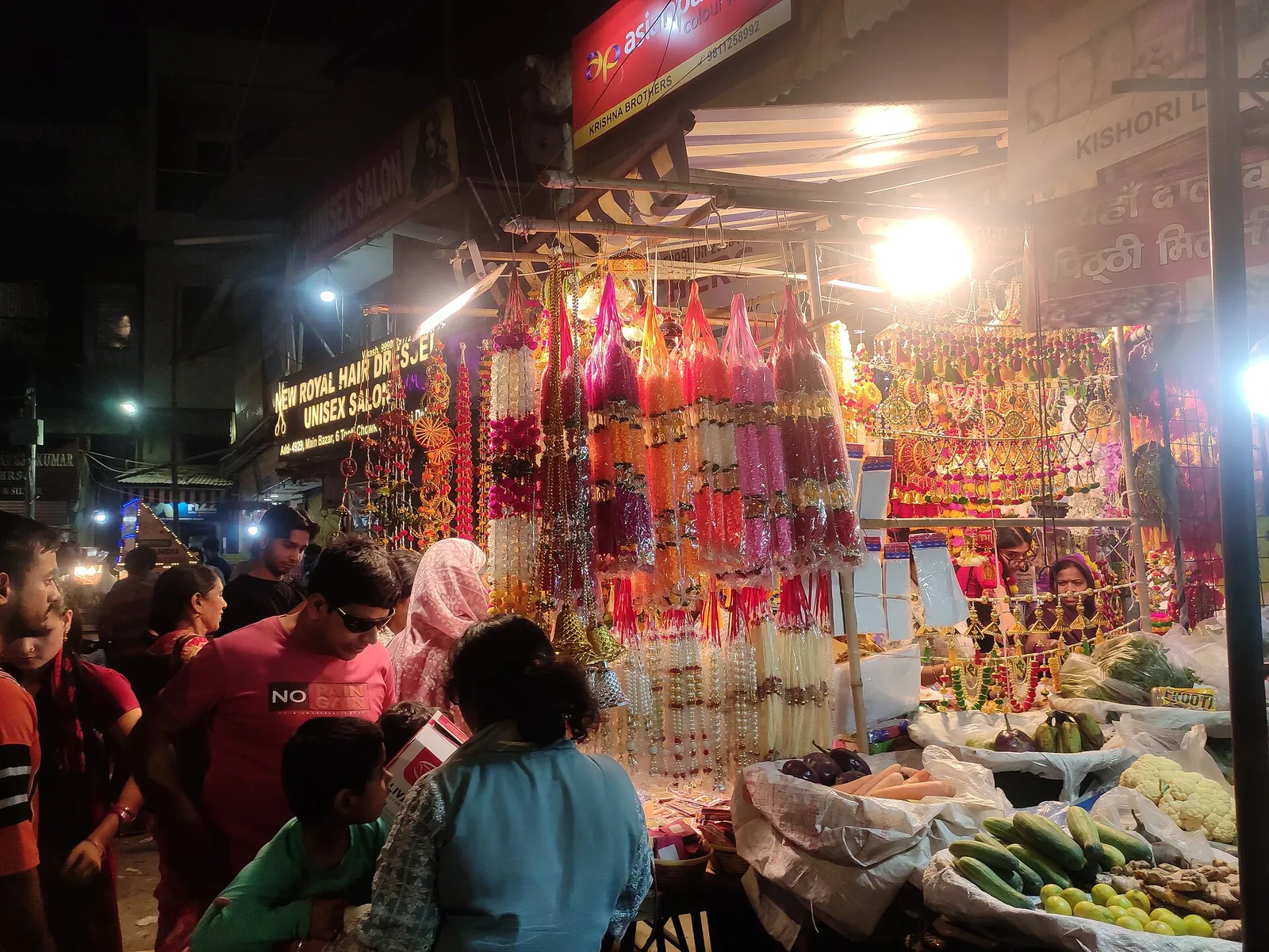 Diwali market stalls in Paharganj, Delhi, near the INDIA bloc rally venue