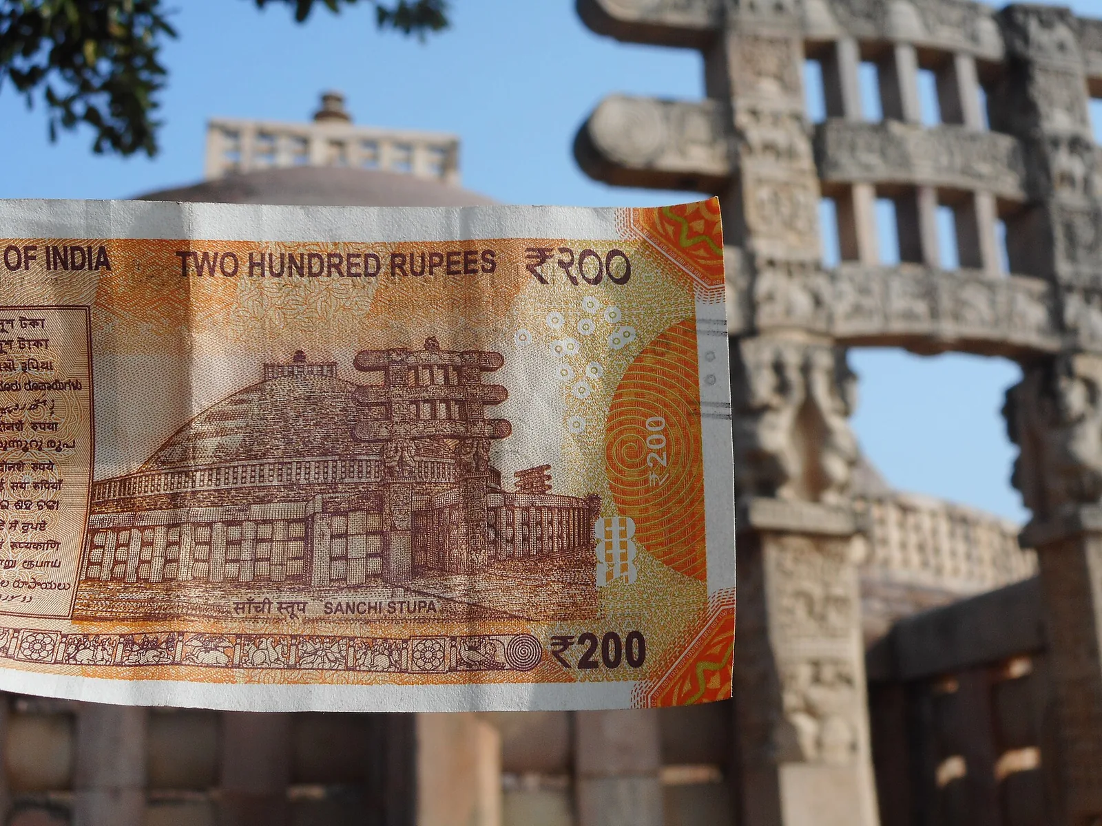 Indian 200 rupee note as the rupee closed at 94.93 to the dollar