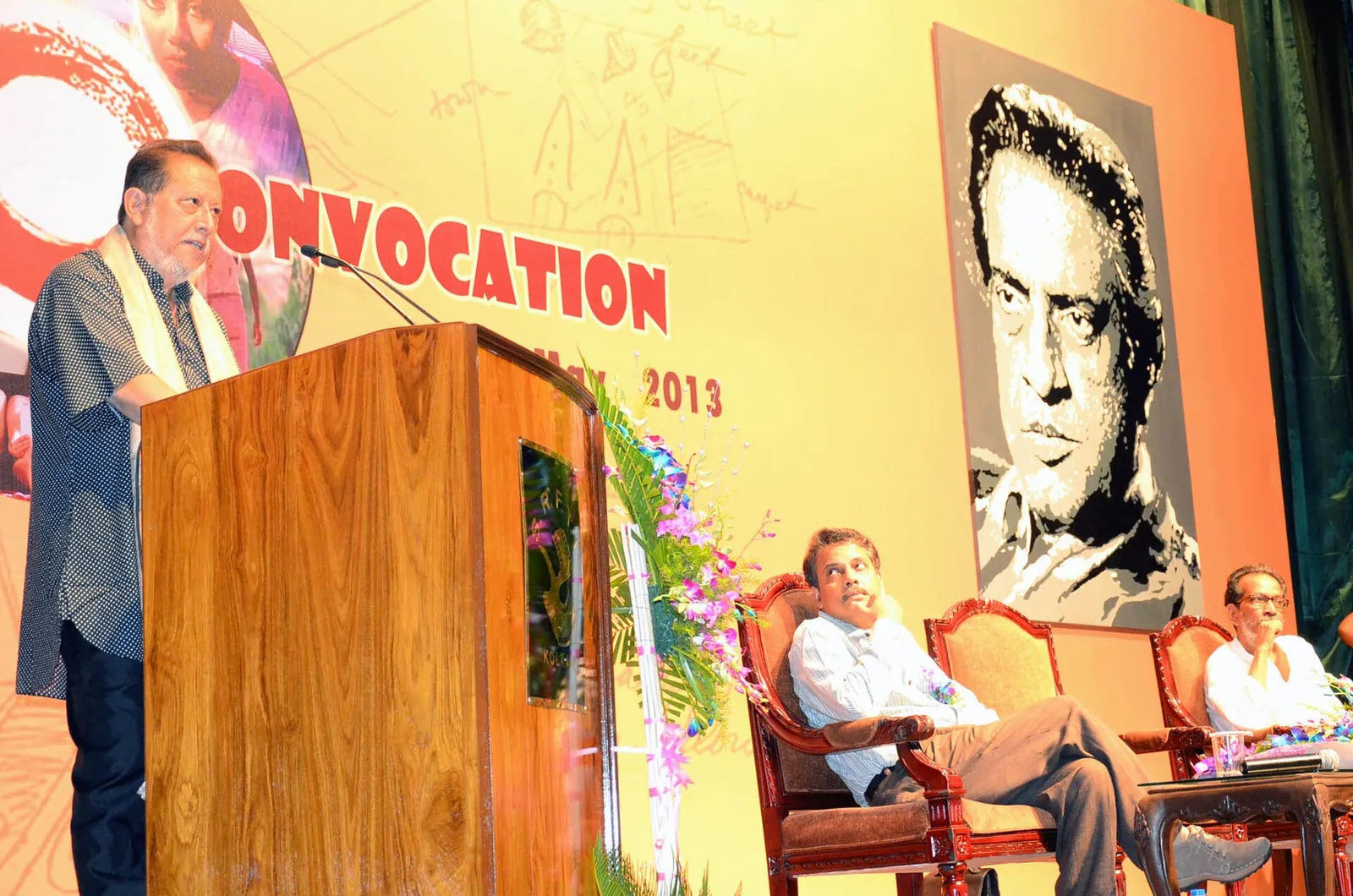 Ratan Thiyam speaking at the fifth SRFTI Kolkata convocation, May 2013 file photo