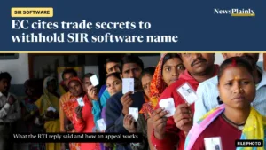 SIR software row: voters holding voter ID cards in a queue in Bhopal, 2013 file photo