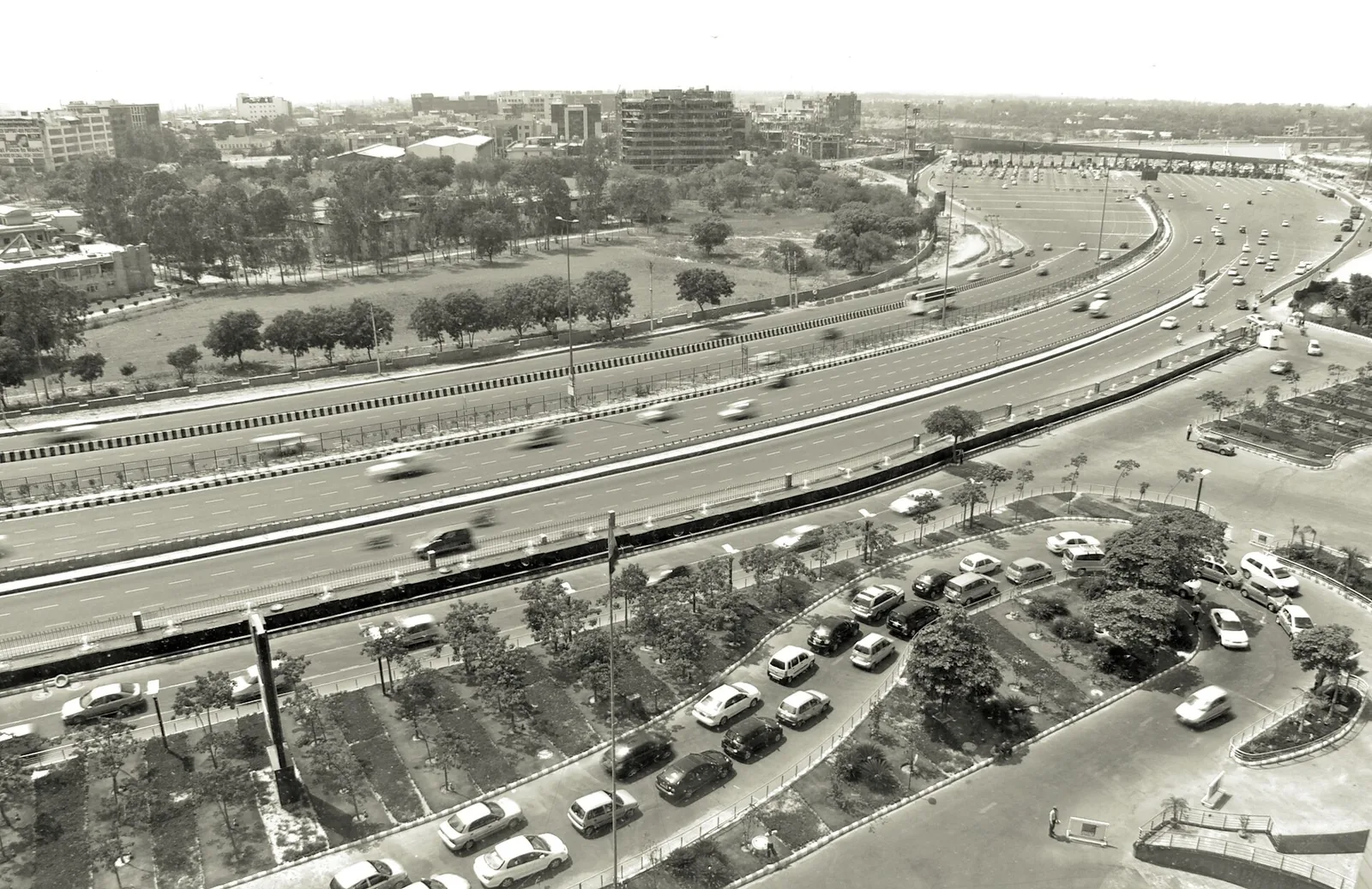 Traffic on the Delhi-Gurgaon expressway near Gurugram, file photo
